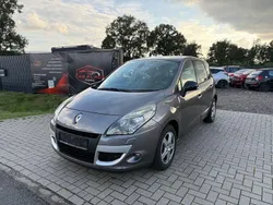 Grau Gebraucht 2011 Renault Scénic III Bose Edition Van / Kleinbus | 3.990 € (Fairer Preis)