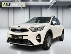 (ud) clear white s Gebraucht 2018 Kia Stonic SUV | 12.495 € (Guter Preis)
