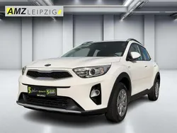 (ud) clear white s Gebraucht 2018 Kia Stonic SUV | 12.495 € (Guter Preis)