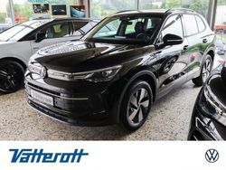 Grenadillschwarz metallic Neu 2025 VW Tiguan Life SUV | 51.950 € (Guter Preis)