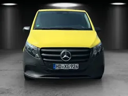 Schwefelgelb Gebraucht 2025 Mercedes Vito Van / Kleinbus | 42.721 € (Teuer)