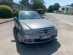 Grau Gebraucht 2010 Mercedes C220 Kombi | 3.800 €