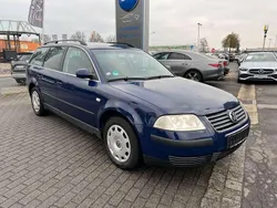 Blau Gebraucht 2003 VW Passat Family Kombi | 500 € (Superpreis)