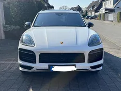 Weiß Gebraucht 2021 Porsche Cayenne SUV | 73.200 €