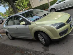 Silber Gebraucht 2005 Ford Focus Ghia Limousine | 1.900 € (Superpreis)