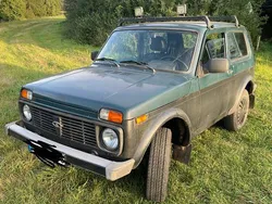Grün Gebraucht 2010 Lada niva SUV | 4.800 € (Superpreis)