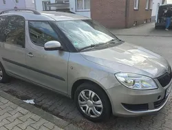 Gelb Gebraucht 2010 Skoda Roomster Plus Edition Kombi | 2.999 € (Guter Preis)