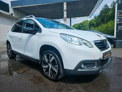 Weiß Gebraucht 2016 Peugeot 2008 Active SUV | 8.990 €