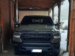 Grün Gebraucht 2021 Dodge Ram Abholung | 52.500 € (Fairer Preis)