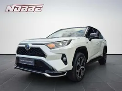 Novaweiß perleffekt / tiefschw Gebraucht 2021 Toyota RAV4 Hybrid Style SUV | 37.900 € (Fairer Preis)