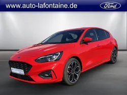 Rot Gebraucht 2021 Ford Focus ST-Line X Limousine | 21.800 € (Fairer Preis)