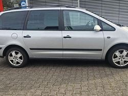 Silber Gebraucht 2010 VW Sharan Trendline Van / Kleinbus | 3.999 € (Superpreis)
