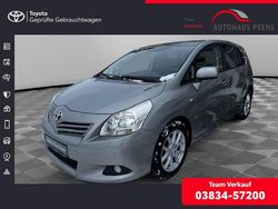 Grau Gebraucht 2012 Toyota Verso Travel Van / Kleinbus | 10.964 € (Teuer)