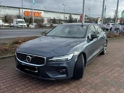 Blau Gebraucht 2019 Volvo S60 R-Design Limousine | 20.000 € (Guter Preis)