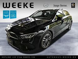 Kosmosschwarz Gebraucht 2024 Mercedes A180 Advanced Limousine | 28.284 € (Fairer Preis)