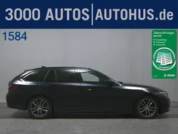 Phytonicblau metallic Gebraucht 2021 BMW 530 Luxury Line Kombi | 42.829 € (Teuer)