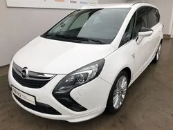 Weiß Gebraucht 2015 Opel Zafira Tourer Van / Kleinbus | 12.990 € (Etwas zu teuer)