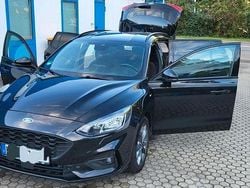 Schwarz Gebraucht 2019 Ford Focus ST-Line Limousine | 11.500 € (Guter Preis)