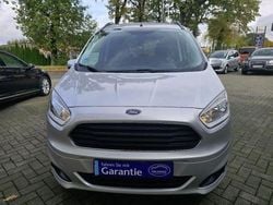 Silber Gebraucht 2018 Ford Tourneo Courier Titanium Van / Kleinbus | 9.999 € (Guter Preis)