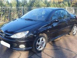 Schwarz Gebraucht 2002 Peugeot 206 CC Cabrio | 3.450 € (Teuer)
