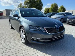 Grau Gebraucht 2020 Skoda Octavia Style Kombi | 9.199 € (Etwas zu teuer)