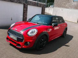 Rot Gebraucht 2018 Mini Cooper Sport Kleinwagen | 12.500 € (Fairer Preis)