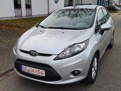 Silber Gebraucht 2011 Ford Fiesta Trend Kleinwagen | 3.888 € (Etwas zu teuer)