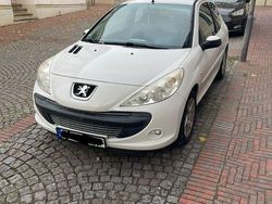 Weiß Gebraucht 2011 Peugeot 206 Limousine | 1.500 € (Guter Preis)