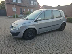 Grau Gebraucht 2005 Renault Scénic II Avantage Van / Kleinbus | 699 € (Superpreis)