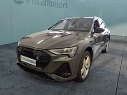 Grau Gebraucht 2022 Audi e-tron S-Line SUV | 64.000 €