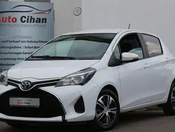 Weiß Gebraucht 2014 Toyota Yaris Comfort Limousine | 7.490 € (Fairer Preis)