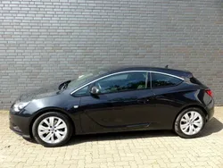 Schwarz Gebraucht 2015 Opel Astra GTC Coupé | 10.998 € (Etwas zu teuer)