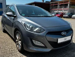 Grau Gebraucht 2013 Hyundai i30 Edition Kombi | 8.400 € (Etwas zu teuer)