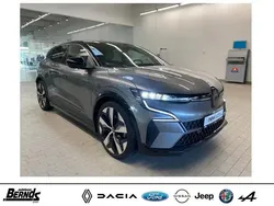 Dolomitgrau metallic/dach in blackpear (metallic) Gebraucht 2023 Renault Mégane Techno Limousine | 28.880 € (Guter Preis)
