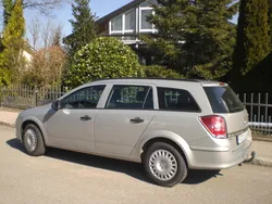 Beige metallic Gebraucht 2011 Opel Astra Kombi | 9.500 € (Teuer)