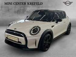 Weiss Gebraucht 2023 Mini Cooper Classic Kleinwagen | 26.228 € (Teuer)