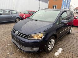 Blau Gebraucht 2010 VW Touran Highline Van / Kleinbus | 4.690 € (Superpreis)