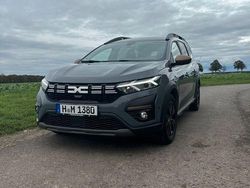 Grau Gebraucht 2023 Dacia Jogger Extreme Van / Kleinbus | 20.500 € (Fairer Preis)
