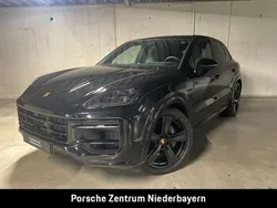 Chromitschwarzmetallic Gebraucht 2024 Porsche Cayenne SUV | 137.490 €