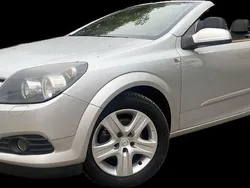 Silber Gebraucht 2006 Opel Astra Cabriolet Cosmo Cabrio | 2.450 € (Guter Preis)
