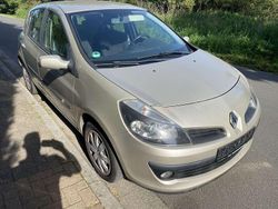 Gold Gebraucht 2006 Renault Clio II Dynamique Limousine | 2.750 € (Fairer Preis)