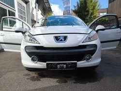 Weiß Gebraucht 2008 Peugeot 207 Filou Limousine | 2.490 € (Fairer Preis)