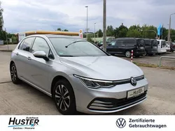 Reflexsilber metallic 5066 (metallic) Gebraucht 2020 VW Golf VIII United Limousine | 22.765 € (Fairer Preis)