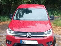 Rot Gebraucht 2017 VW Caddy Maxi Van / Kleinbus | 10.900 € (Teuer)