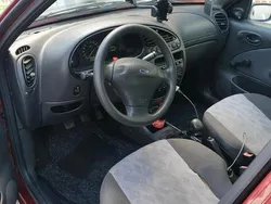 Rot Gebraucht 2001 Ford Fiesta Kleinwagen | 900 € (Fairer Preis)
