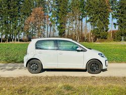 Weiß Gebraucht 2021 VW e-up! Kleinwagen | 11.290 € (Fairer Preis)