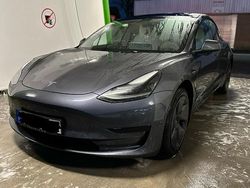 Grau Gebraucht 2021 Tesla Model 3 Limousine | 23.500 € (Fairer Preis)