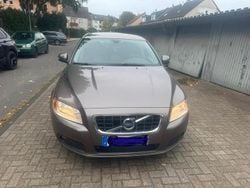 Grau Gebraucht 2009 Volvo V70 Kombi | 8.489 € (Fairer Preis)