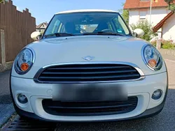 Weiß Gebraucht 2013 Mini ONE Kleinwagen | 6.400 € (Etwas zu teuer)