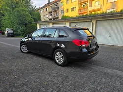 Schwarz Gebraucht 2013 Chevrolet Cruze Kombi | 4.450 € (Fairer Preis)